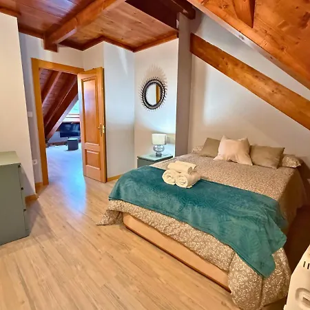 Lägenhet Atico Miraestrela Duplex Con Vistas A Sallent Sallent de Gállego