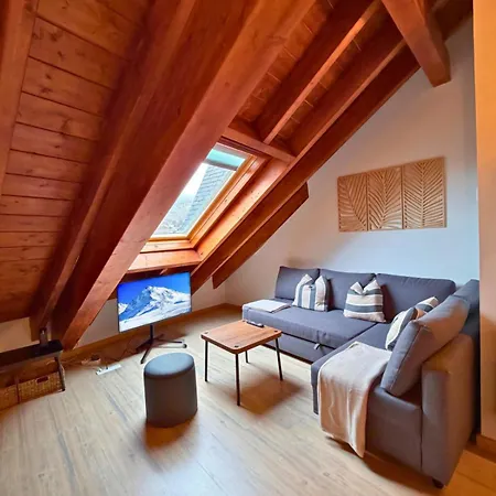 Atico Miraestrela: Duplex Con Vistas A Sallent Apartment *