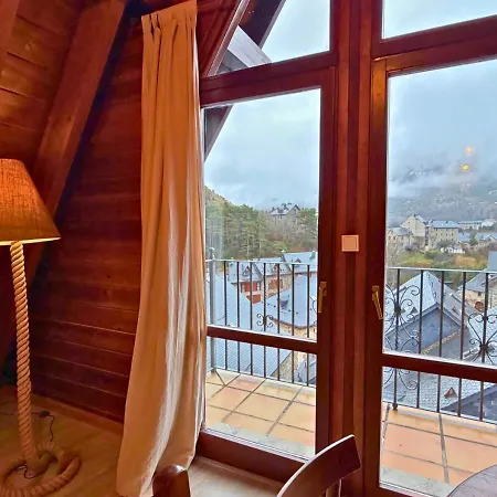 Atico Miraestrela: Duplex Con Vistas A Sallent *