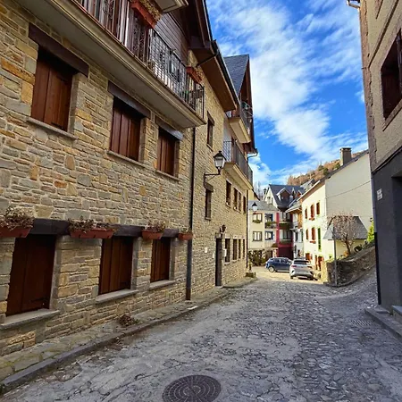 Atico Miraestrela: Duplex Con Vistas A Sallent Apartment *