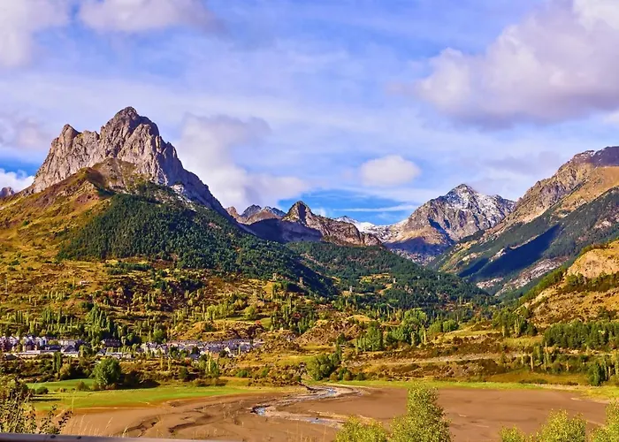 Atico Miraestrela Duplex Con Vistas A Sallent * Sallent de Gállego